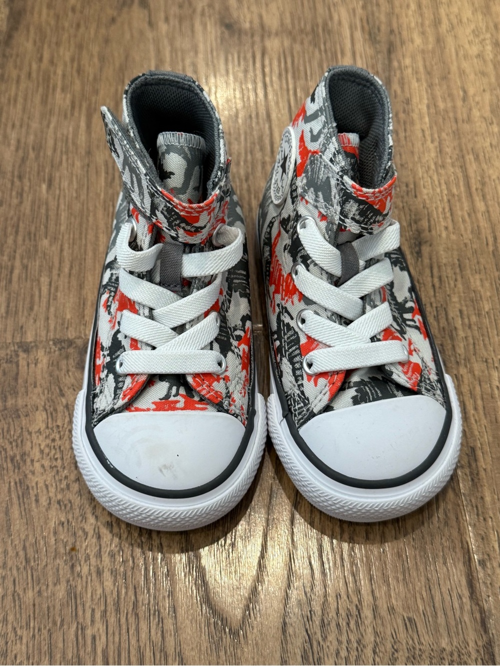 Converse Kids High-Top Sneakers in Gray, White & Red  Dino Graphic Sz 6